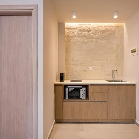 Esplanade Apartmanhotel 2*